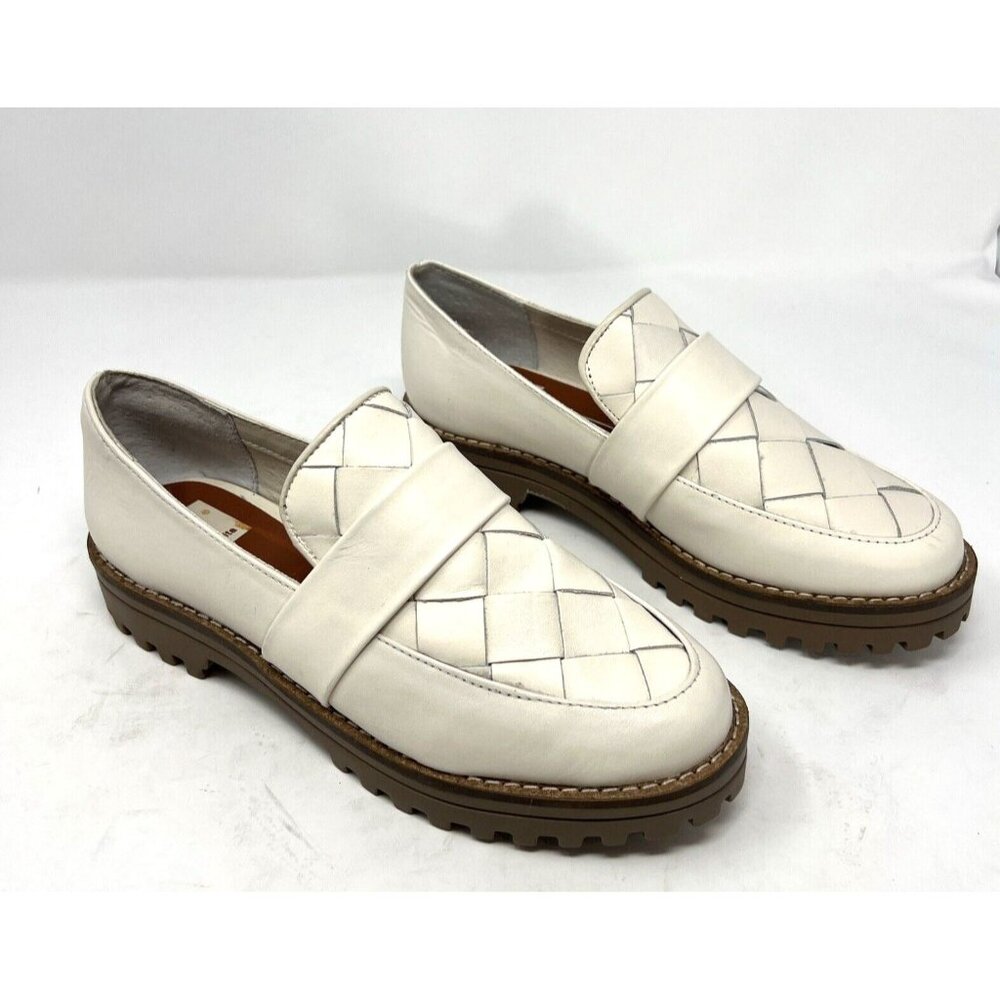 Dolce Vita Aubree NWOB Flat Lug Sole Loafer Size 7 Cream Summer
